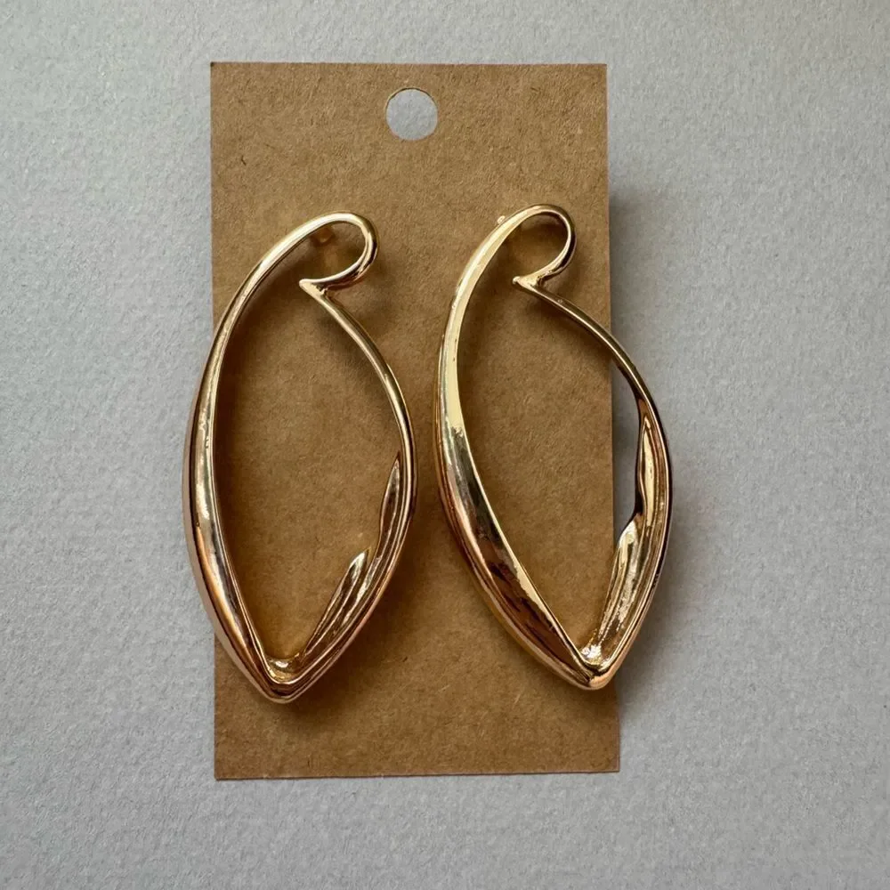 Gold statement Earrings N1114